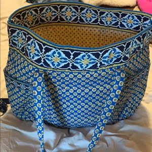 Vera Bradley large tote with pockets